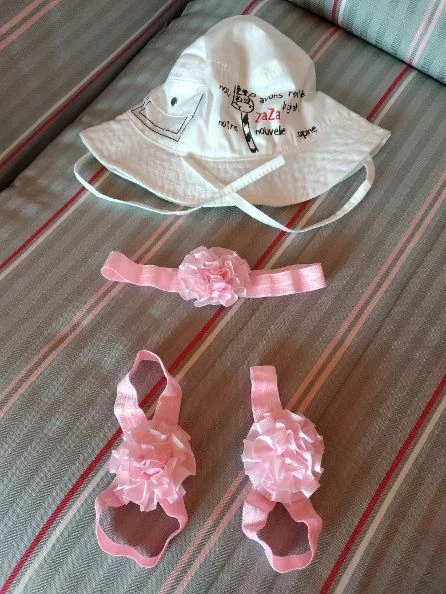 - FASCIA FASCETTA ELASTICA CAPELLI+PIEDE SANDALI NEONATA+CAPPELLO OMAGGIO-entra