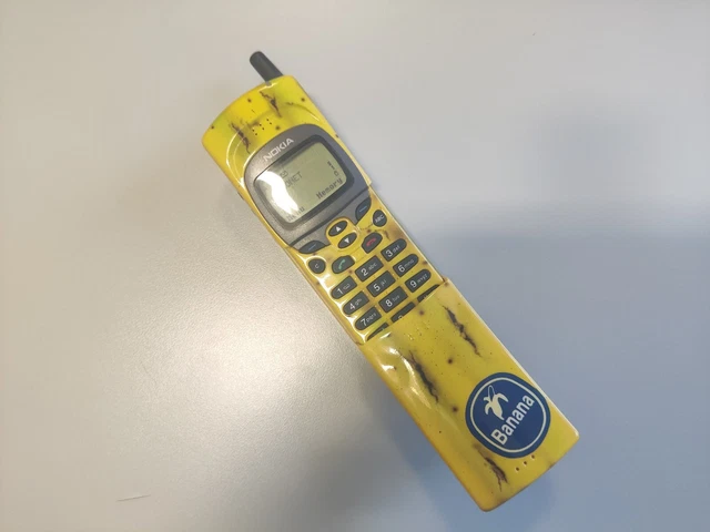 Nokia 8110, matrix phone, excellent battery, in box, nice birthday gift, banana