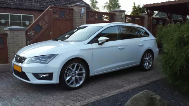 SEAT LEON ST mk3 5-door Estate 2014-onwards 4-pc wind deflectors HEKO TINTED