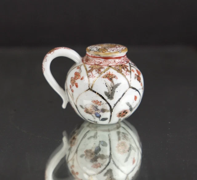Amazing antique japanese Kakiemon style miniature mustard pot & original cover