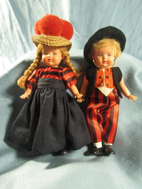 LOT DE 9 PETITES POUPEES principalement en celluloïd