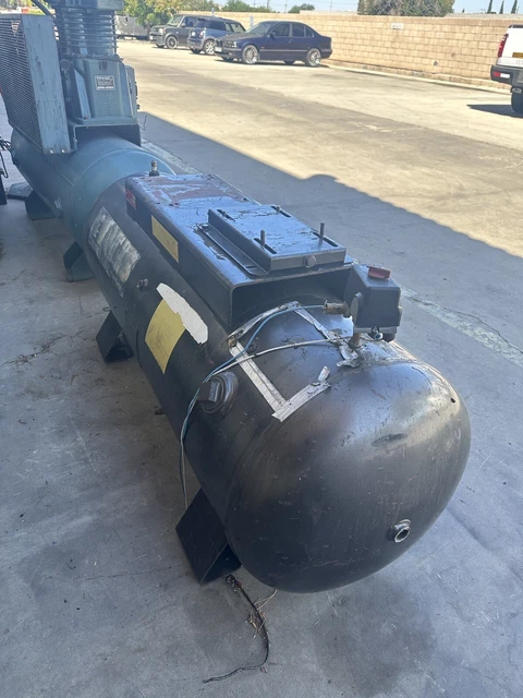 80 Gallon Horizontal Industrial Air Tank, top plate, 200 PSI