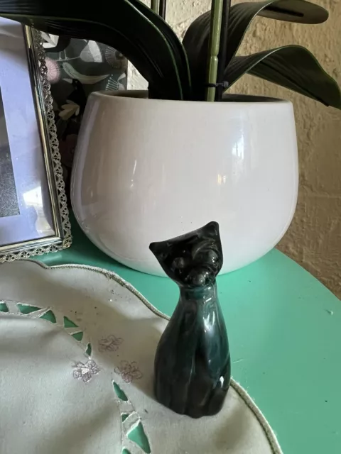 Vintage Blue Mountain Pottery Drip Glaze Cat Kitty Kitten Statue Figurine