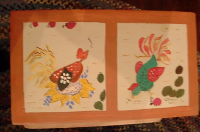 Tabouret en bois peint à la main avec design poulet art populaire, poussins, punaises de lit 2