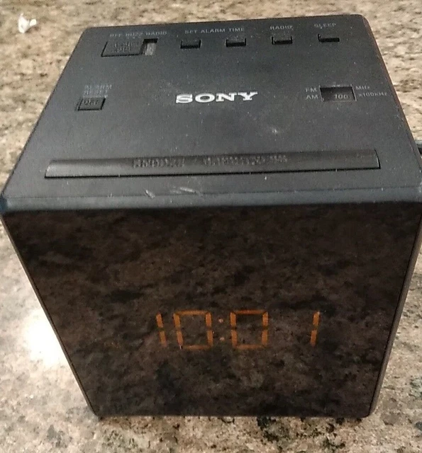 VINTAGE SONYICFC1DESKTOPALARMCLOCKAMFMRADIOBLACK USED Works