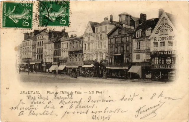 CPA BEAUVAIS Place de L'Hotel de Ville (377506)
