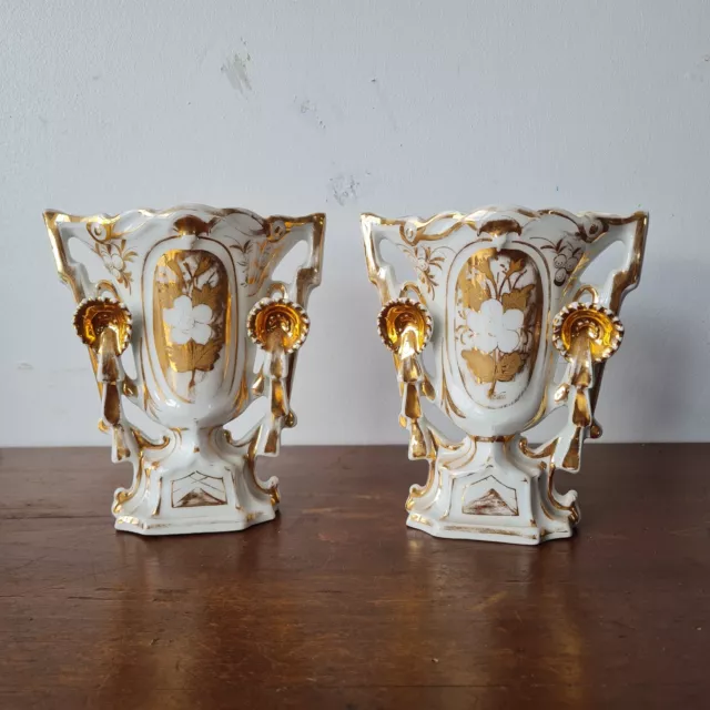 Coppia vasi in porcellana decorati oro fine XIX inizio XX