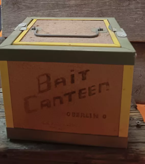 VINTAGE OBERLIN BAIT Canteen Fishing Worm Box - Never Used $49.99
