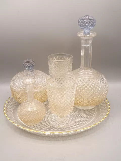 Service de nuit ancien en cristal de Baccarat,signé .XIX°.Verres,carafe,plateau.