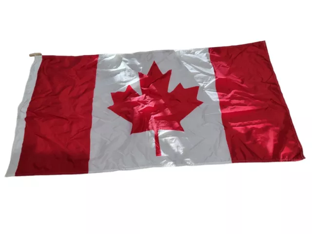 The Flag Shop Canada Flag HT  Rope and Toggle 24" x 48"