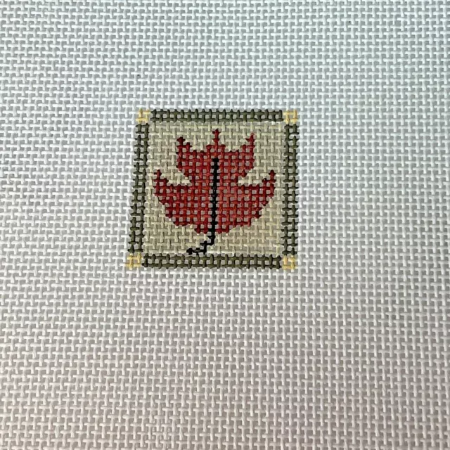 Lona pintada a mano con punta de aguja K hoja de otoño LP111 mono 18 quilates 1 1/4" cuadrado