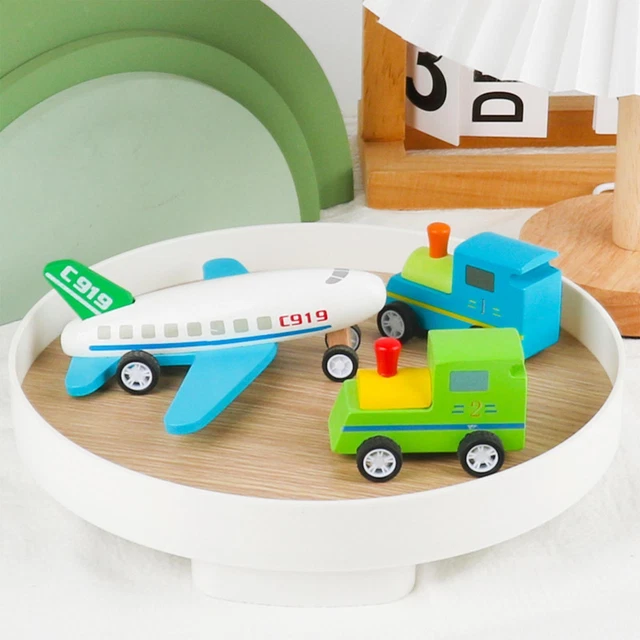 Très joli avion sans marque à l'effigie des avions voiture camion dans le dessin animé Cars sans marque En plastique moulé 8 cm de longueur pour 10 cm de largeur - Jeux Très joli avion sans marque à l'effigie des avions voiture camion dans le dessin animé Cars sans marque En plastique moulé 8 cm de longueur pour 10 cm de largeur - Jeux