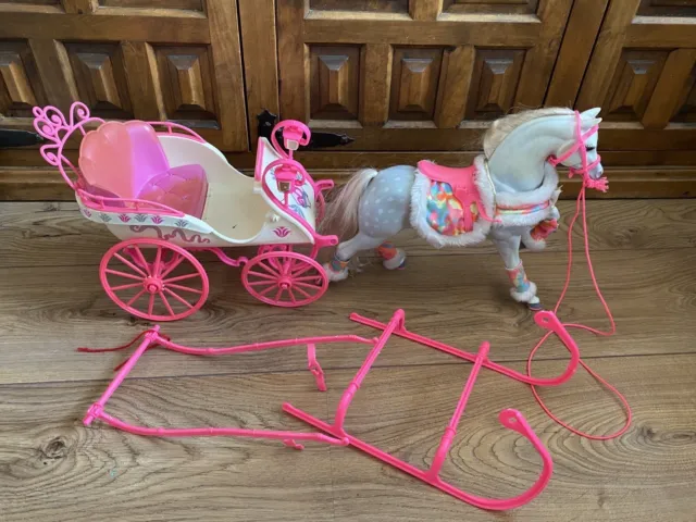 Barbie Pferd Blizzard mit Kutsche 90er Schlitten Ski Fun mit Pferd