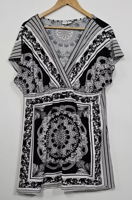 Millers Size 18 Ladies Long Blouse Top Geometric Design Tunic Black & White