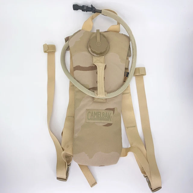 MILITARY CAMELBAK 70OZ/2L CORDURA Hydration Pack w/Bladder Desert Camo