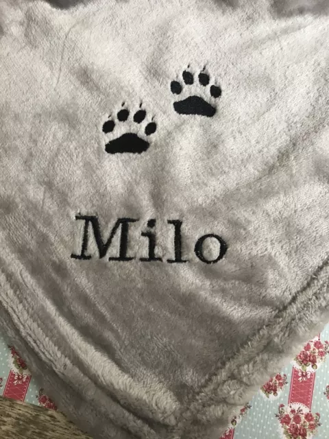 Personalised Pet Blanket With Name And Dog Or Paws Extra soft!