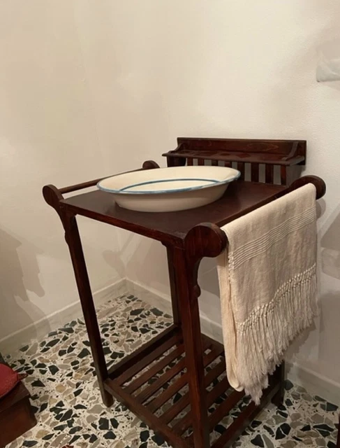 Catino. Toilette d'epoca