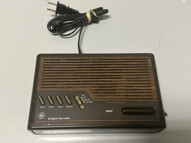 Vintage GE Digital Alarm Clock Radio AM FM Woodgrain Model 7-4612B Tested Works