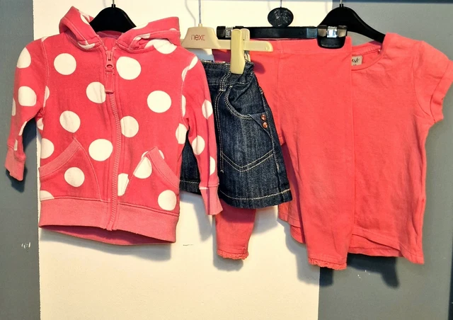 Avanti. Pacchetto vestiti per bambine età 6-9 mesi. Usato. Condizioni perfette. 4 pezzi. 11