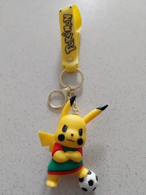 Porte-clés Pokemon Pikachu, figurines de dessin animé 61 gr Cadeau pour Noël.