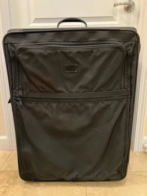 Tumi Alpha Extended Trip Large 30" Expandable 2-Wheeled Suitcase 2246D3