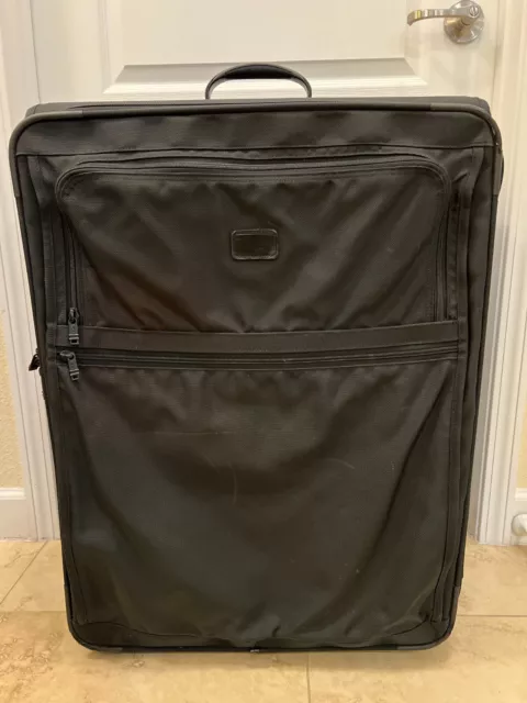Tumi Alpha Extended Trip Large 30" Expandable 2-Wheeled Suitcase 2246D3
