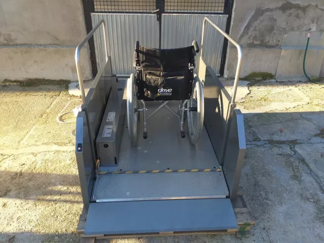 Rollstuhllift  Rollstuhlhebebühne Lift Plattformlift Hebelift Wheelchair Lift