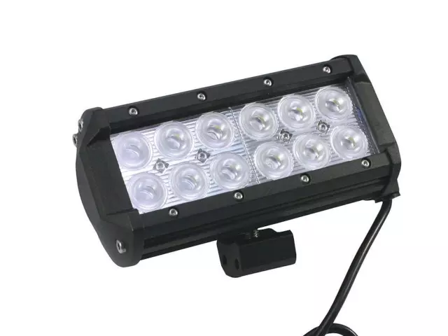 FEUX LONGUE PORTEE LED POUR 4x4 SUV CAMION 9-32V 36W EQUIVALENT 360W 2520 LUMEN