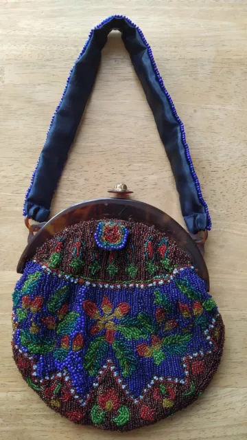 Sac ancien ART DECO  aumônière minaudière brodé de perles anse fermoir bakélite