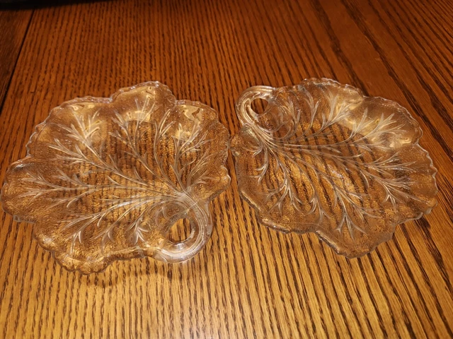 Vintage Indiana Glass Co. clear textured glass leaf shaped candy or nut dish (2)