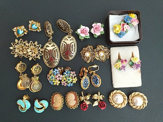 Bundle Job Lot 14 pairs of Vintage Gold Tone Mixed Earrings Costume Jewellery