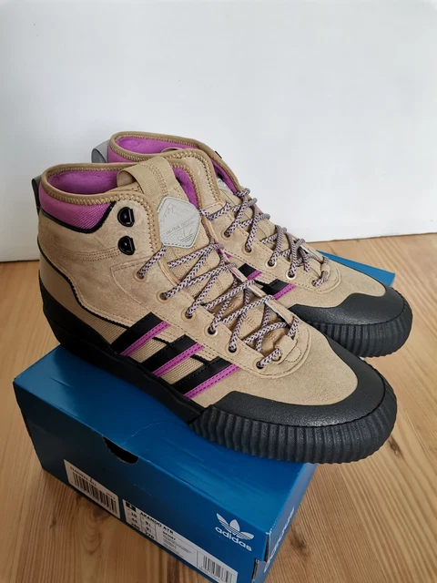 *ungetragen* Gr. 43, 5 / 9,5 Adidas Akando ATR