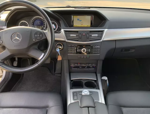 Mercedes Classe E 220 CDI Berlina 2013 colore argento metallizzato