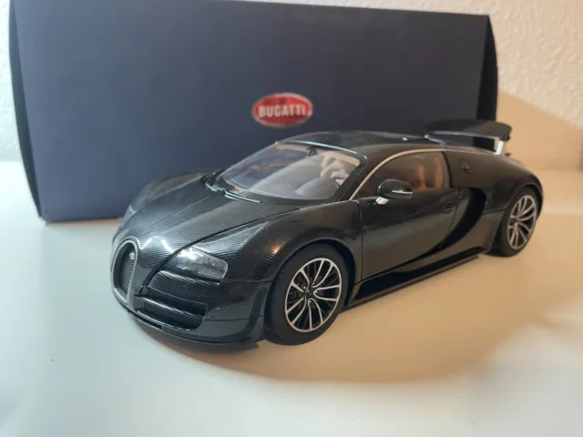 Bugatti  Veryon carbone edition 1/18