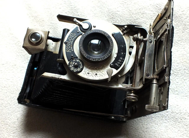 Lot 272 - A Unusual DeVry Q.R.S Kamra Bakelite 35mm