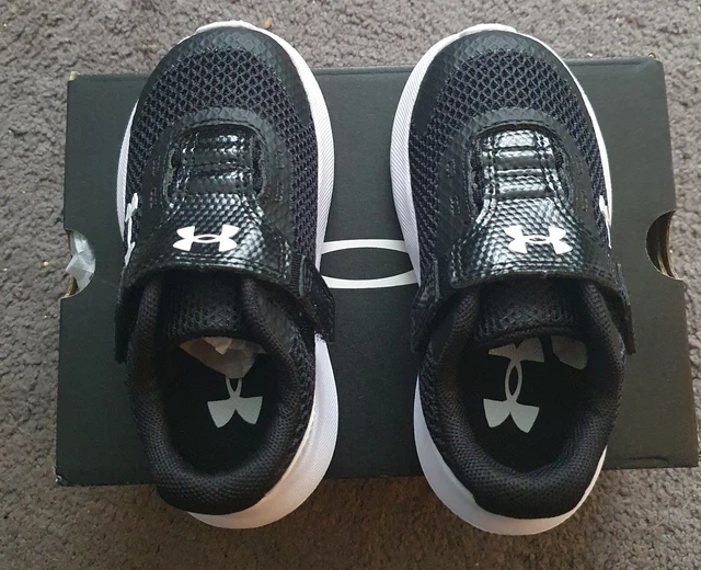Under Armour Kids Surge 3 AC Running Shoes  Runners Trainers childs size 6.5 uk 3