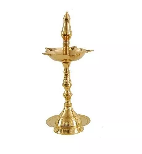 Soporte de lámpara de aceite Kerala Diya de latón para Puja, artículos de...