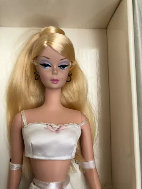 Barbie Silkstone #1 Blonde Lingerie Doll 2000 Mattel LE COA NRFB 26930 w/stand