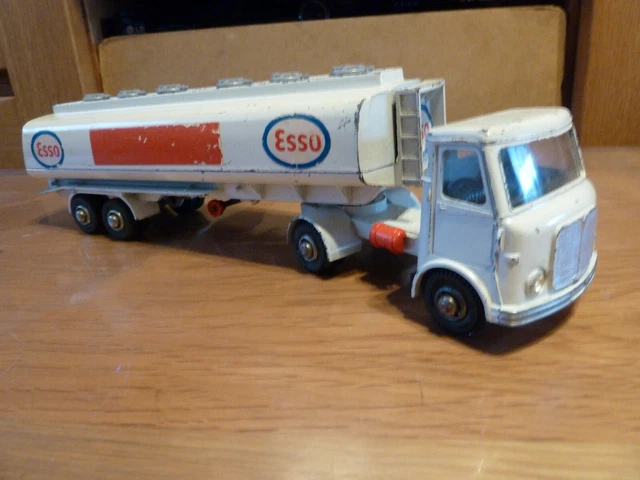 Camion citerne en tôle Esso Standard MARKLIN jouet mécanique 44cm ( no