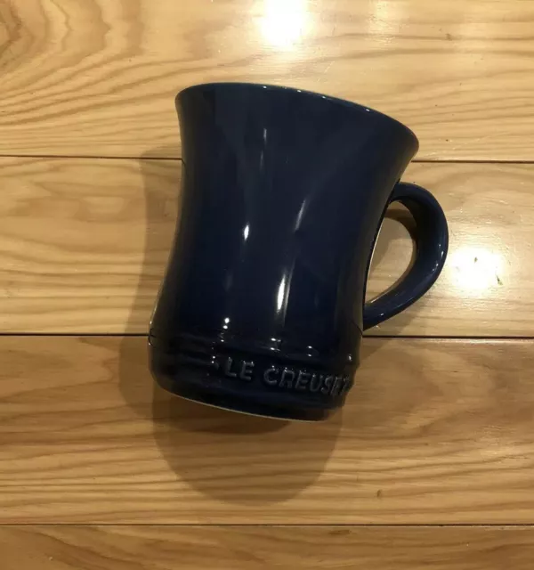 https://www.picclickimg.com/azAAAOSwITReRIvb/Cobalt-14-Oz-LE-CREUSET-Medium-Tea-Mug.webp