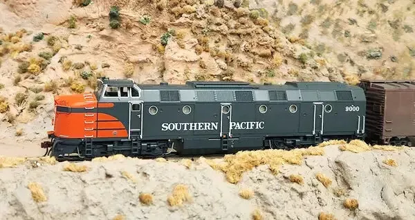 Piko Ho Southern Pacific Krauss Maffei Dc/Dcc Ready #9002 Pn 97447