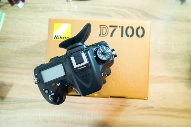 Nikon  D7100 24.1 MP SLR-Digitalkamera - Schwarz (Nur Gehäuse) OVP