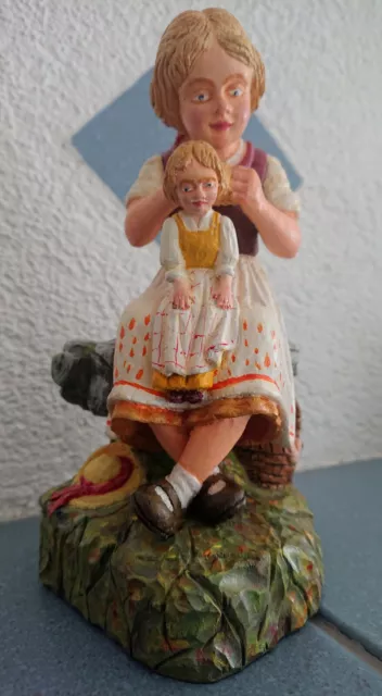 Handgschnitzte und von Hand bemalene Holzfigur ``Mutter & Tochter``