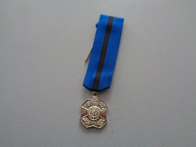 (A25-8) Miniature medal Order Leopold II silber Belgien Original Miniatur-Orden