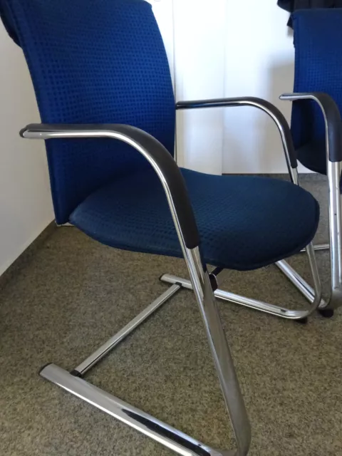 2 Konferenzstühle für Büro oder privat, blau-Schwarz m Chromrahmen