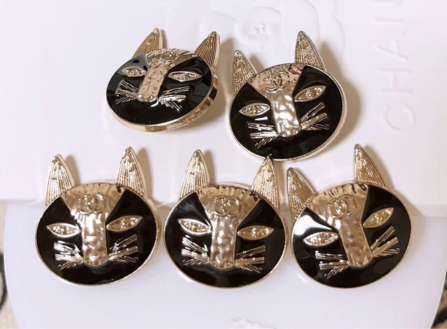 Chanel Buttons Gold and Black 5 piece set Cat 26mm Vintage