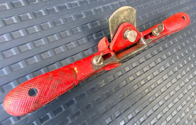 Vintage Record No A65 Curved Sole Hand Reeder/ Moulding Plane.