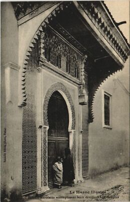 CPA AK RABAT Entrant mauresques dans la Mosquée MAROC (24323)