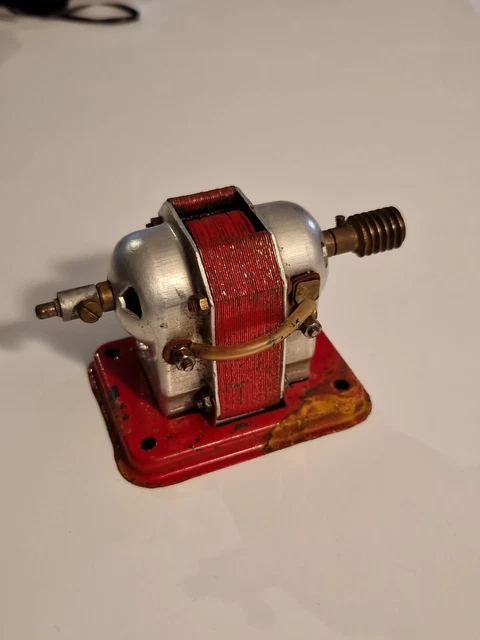 V067 MECCANO MOTEUR MECLA BIJOU ELECTRIQUE 20 VOLTS BON ETAT APPARENT