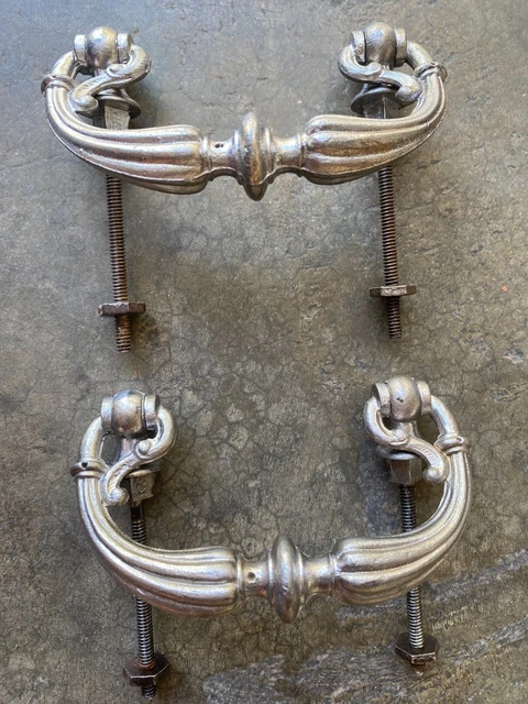 Poignées de tiroir en  métal argenté, commode meuble